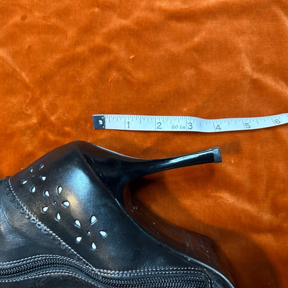 RARE vintage pointed toe genuine leather booties floral 90’s stiletto heel boots - Picture 7 of 13